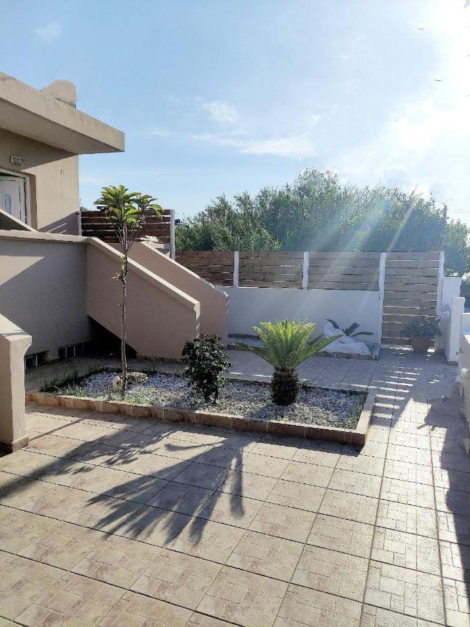 # 6 Giorgos & Chara Apartments Nea Kydonia  ภายนอก รูปภาพ