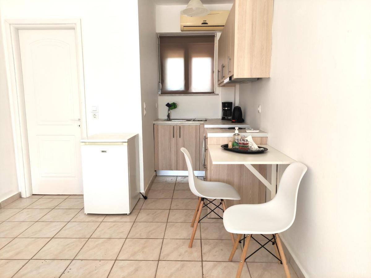 # 6 Giorgos & Chara Apartments Nea Kydonia  ภายนอก รูปภาพ