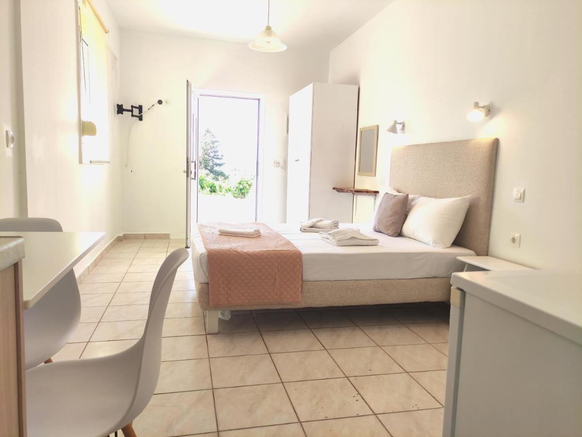 # 6 Giorgos & Chara Apartments Nea Kydonia  ภายนอก รูปภาพ